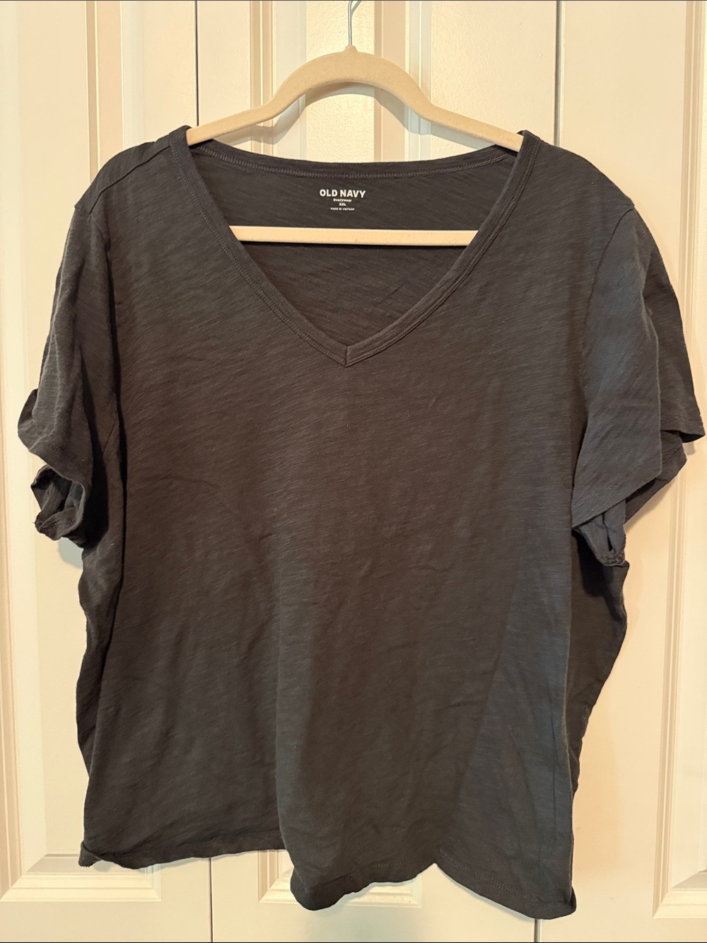 Old Navy Black Everyday V-Neck Tee
